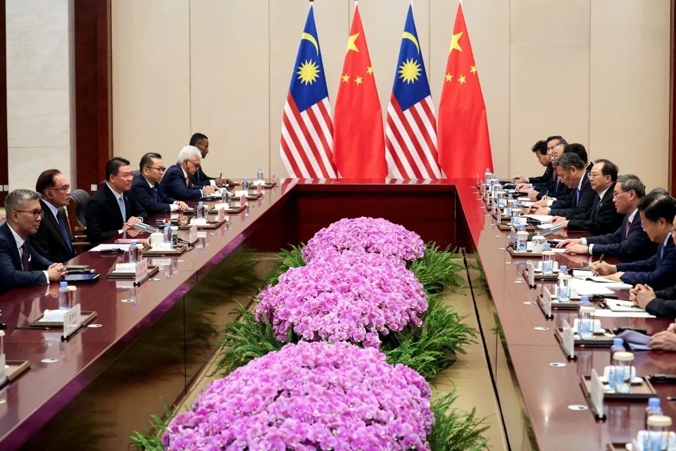 தென்சீனக் கடல் விவகாரம்: மலேசியாவும், சீனாவும் தொடர்பு கொள்ள ஒப்புக் கொண்டுள்ளன -பிஎம் அன்வார்