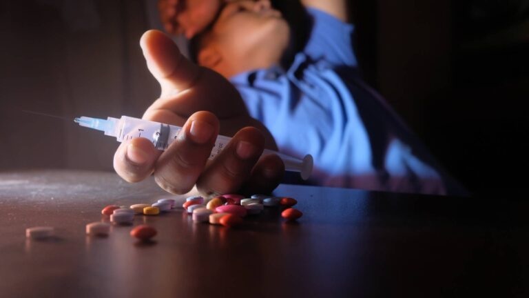 போதைப் பழக்கத்திற்கு அடிமையானவர்கள் எண்ணிக்கை 27 சதவீதம் அதிகரித்துள்ளது