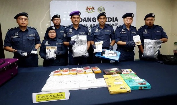 கே.எல்.ஐ.ஏ.வில் சுங்கத் துறை சோதனை- வெ.13 லட்சம் மதிப்புள்ள போதைப் பொருள் பறிமுதல்