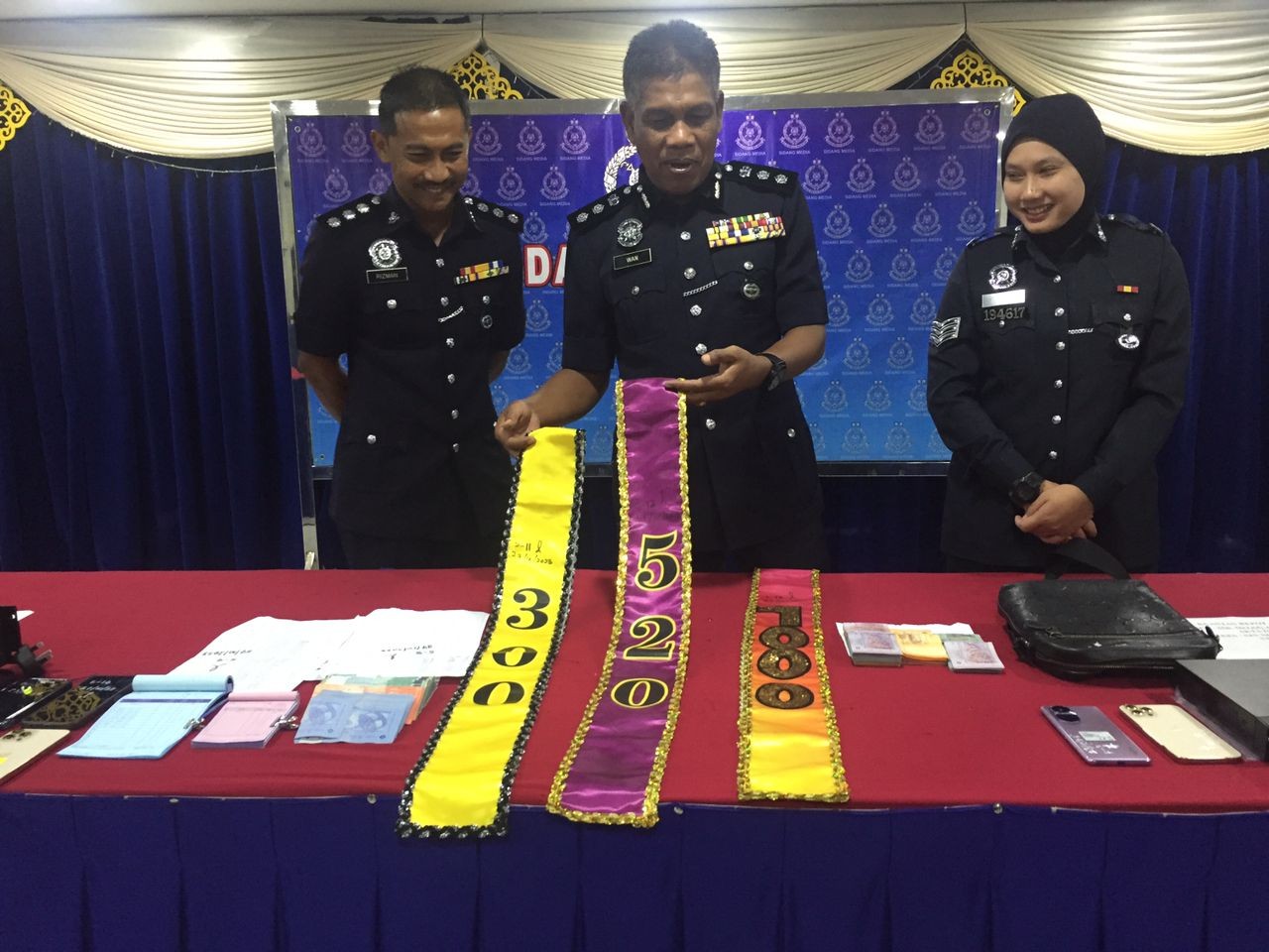 குவாந்தானில் 2 பொழுதுபோக்கு மையங்களில் 65 பேர் கைது !