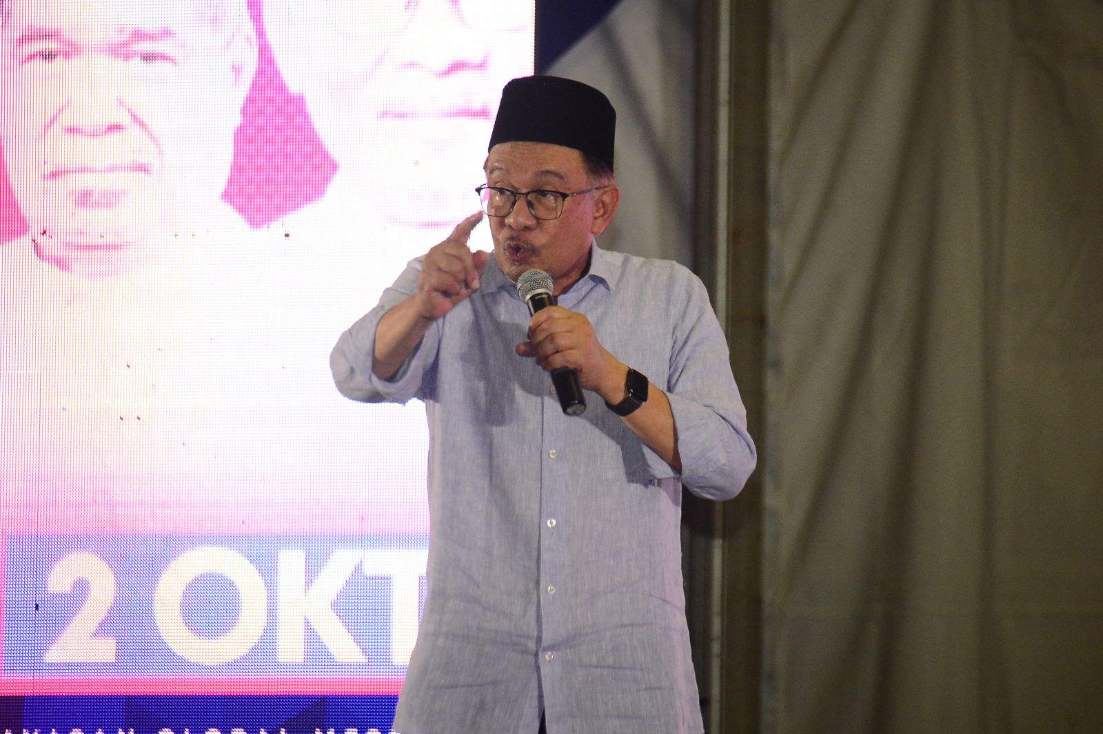 அரிசியை பதுக்கி வைத்தால் கடும் நடவடிக்கை