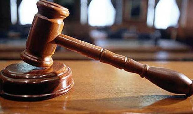 தலைமையாசிரியர் ​​மீது குற்றச்சாட்டு