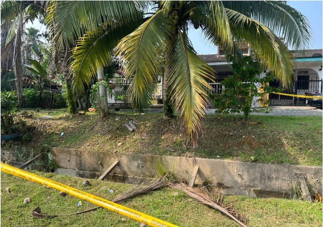 ஆடவர் வாய்க்காலில் இறந்து கிடந்தார்