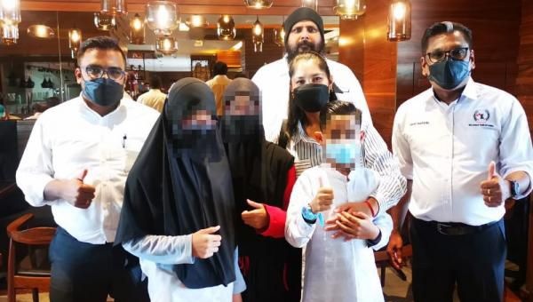 தனித்து வாழும் தாயார் லோவின் மூன்று பிள்ளைகளும் மதம் மாற்றப்பட்டதை விரும்பவில்லை பெர்லிஸ் சமய இலாகாவின் விண்ணப்பம் நிராகரிப்பு