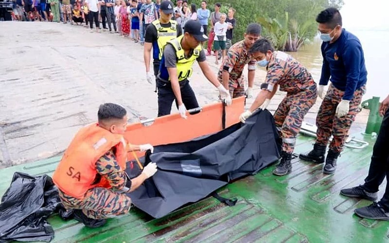 நீரில் மூழ்கி மூன்று இளைஞர்கள் மரணம்