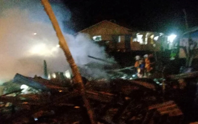 வீடு ​தீப்பற்றிக் கொண்டதில் முதியவர் மரணம்