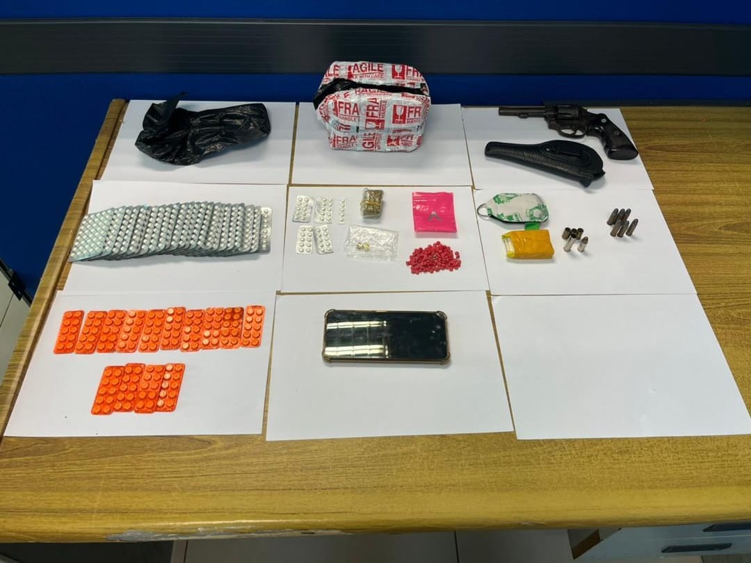 துப்பாக்கியுடன் பிடிபட்ட 17 வயது நபர்