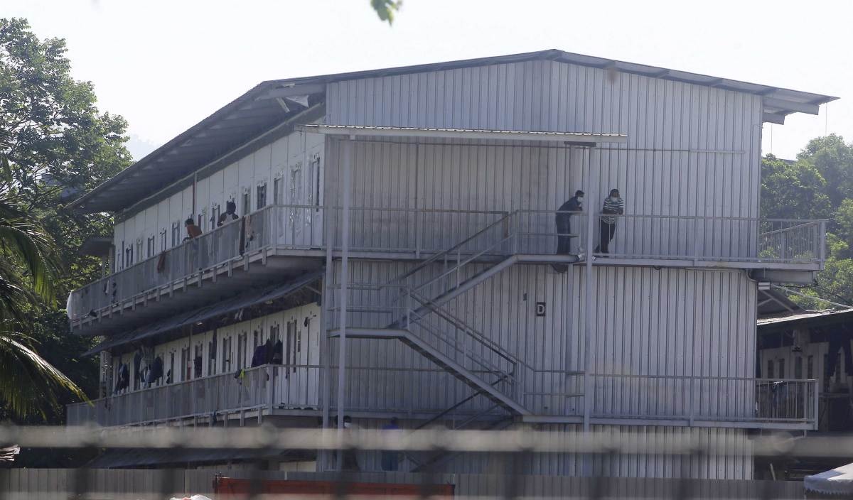 தொழிலாளர்களுக்கான திருத்தம் செய்யப்பட்ட 2019 (446 ) தொழிலாளர் சட்டத்தை 50 சதவிகித முதலாளிகள் மட்டுமே பின்பற்றி வருவதாக முஹமாட் அஸ்ரி அப்துல் வாஹாப் தெரிவித்துள்ளார்.