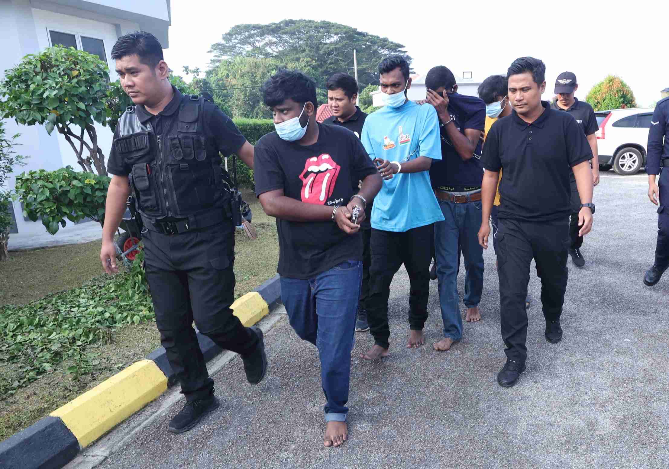 முதியவரை கொலை செய்ததாக 3 இந்திய இளைஞர்கள் உட்பட நால்வர் ​மீது குற்றச்சாட்டு