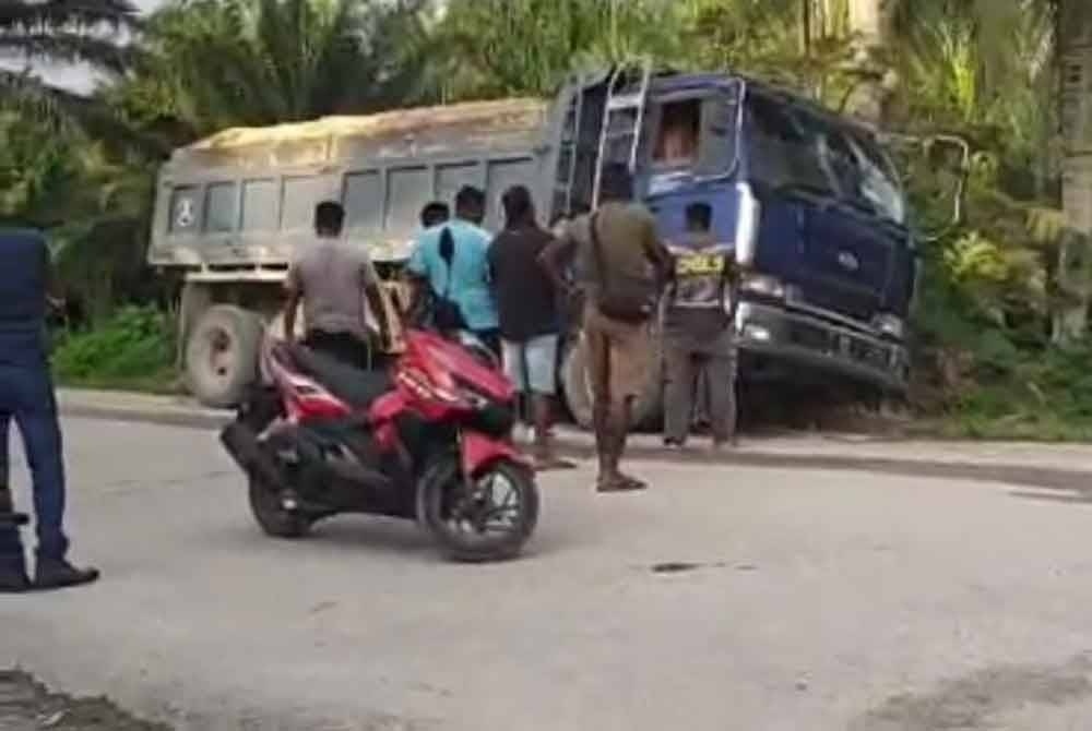 குண்டர்களின் சண்டியர்தனம், ஜேபிஜேவின் முயற்சி