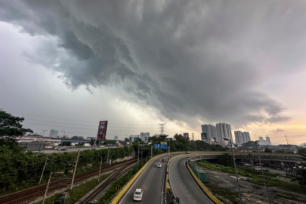 எட்டு நீர் அணைக்கட்டுகள் அடையாளம் காணப்பட்டுள்ளன