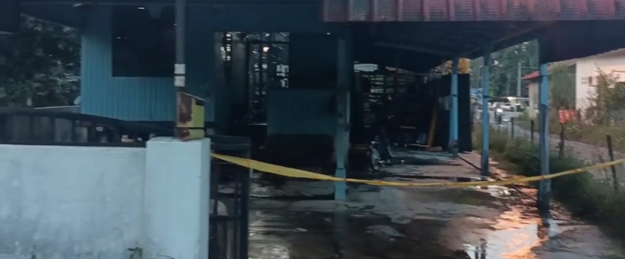 வீடு தீப்பிடித்து எரிந்தது, எனது மகனைக் காப்பாற்ற குடியிருப்பாளர்கள் கதவு கிரில்லை உடைத்தனர்