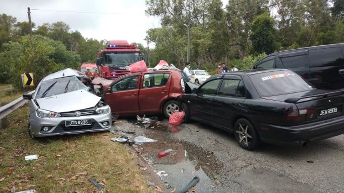 விபத்தில் இருவர் உயிரிழந்தனர்