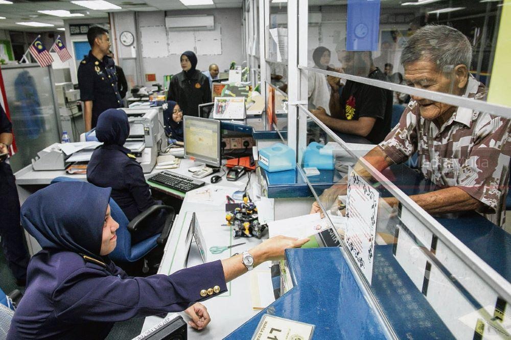 ஜோகூர் அரசுப் பணியாளர்களுக்கு 2 மாத போனஸ்