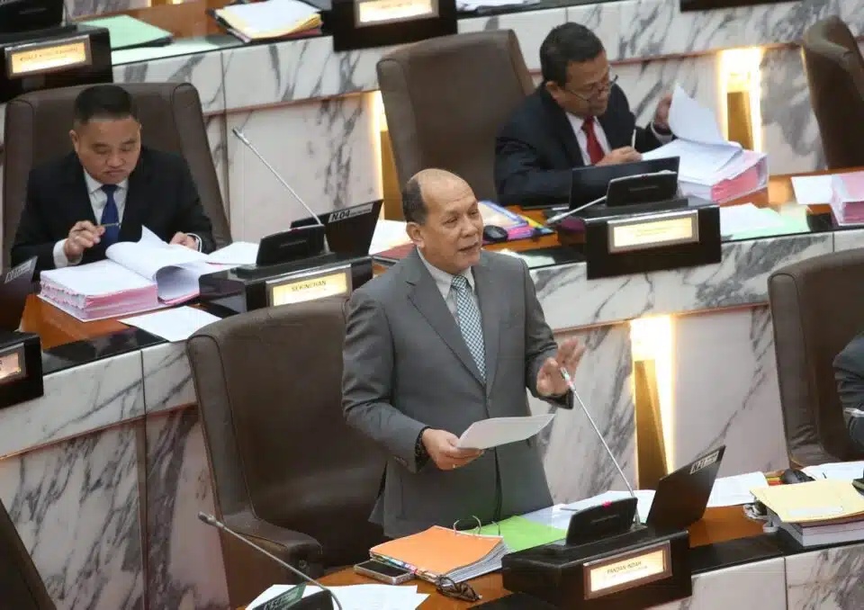 சிலாங்கூரில் எல்.இ.டி. விளக்குகளும் சூரிய சக்தி விளக்குகளும் பொருத்தும் நடவடிக்கை