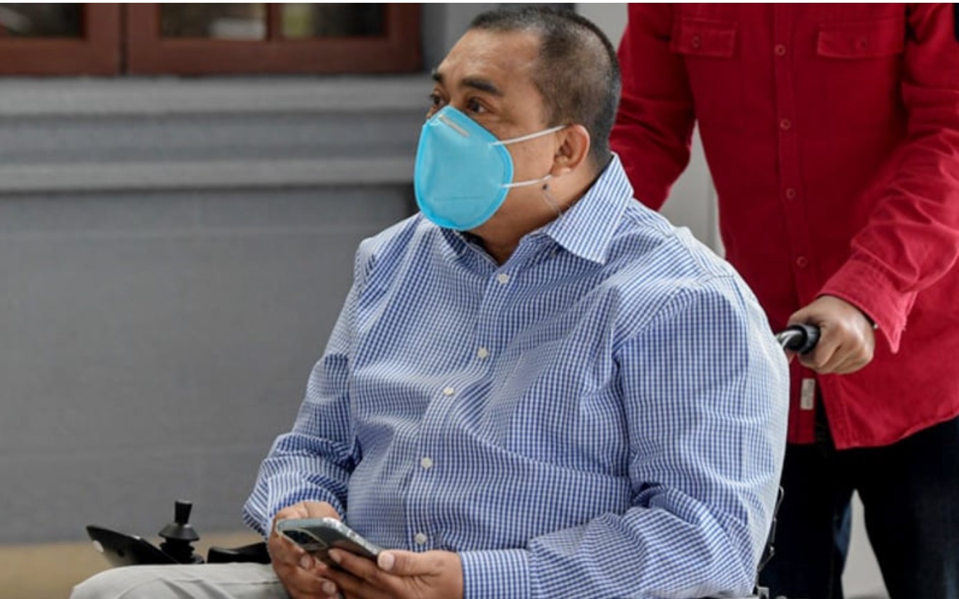 முன்னாள் தலைமை செயல்முறை அதிகாரி மீது குற்றச்சா​ட்டு