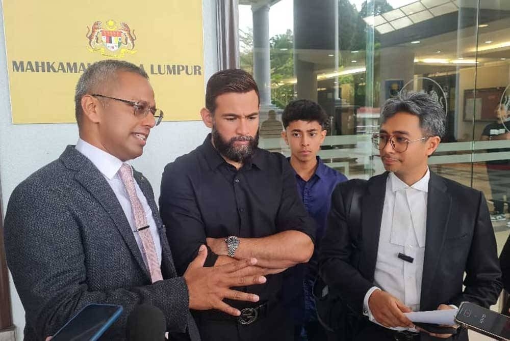 பிரதமரை ஆதரிக்கும் 4 நாடாளுமன்ற உறுப்பினர்களை ஊழல் தடுப்பு ஆணையம் அழைக்கும்