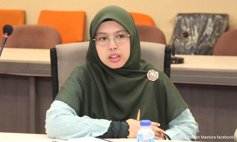 ஆதாரங்களைக் காவல் துறையிடம் கொடுத்தார் சித்தி மஸ்துரா