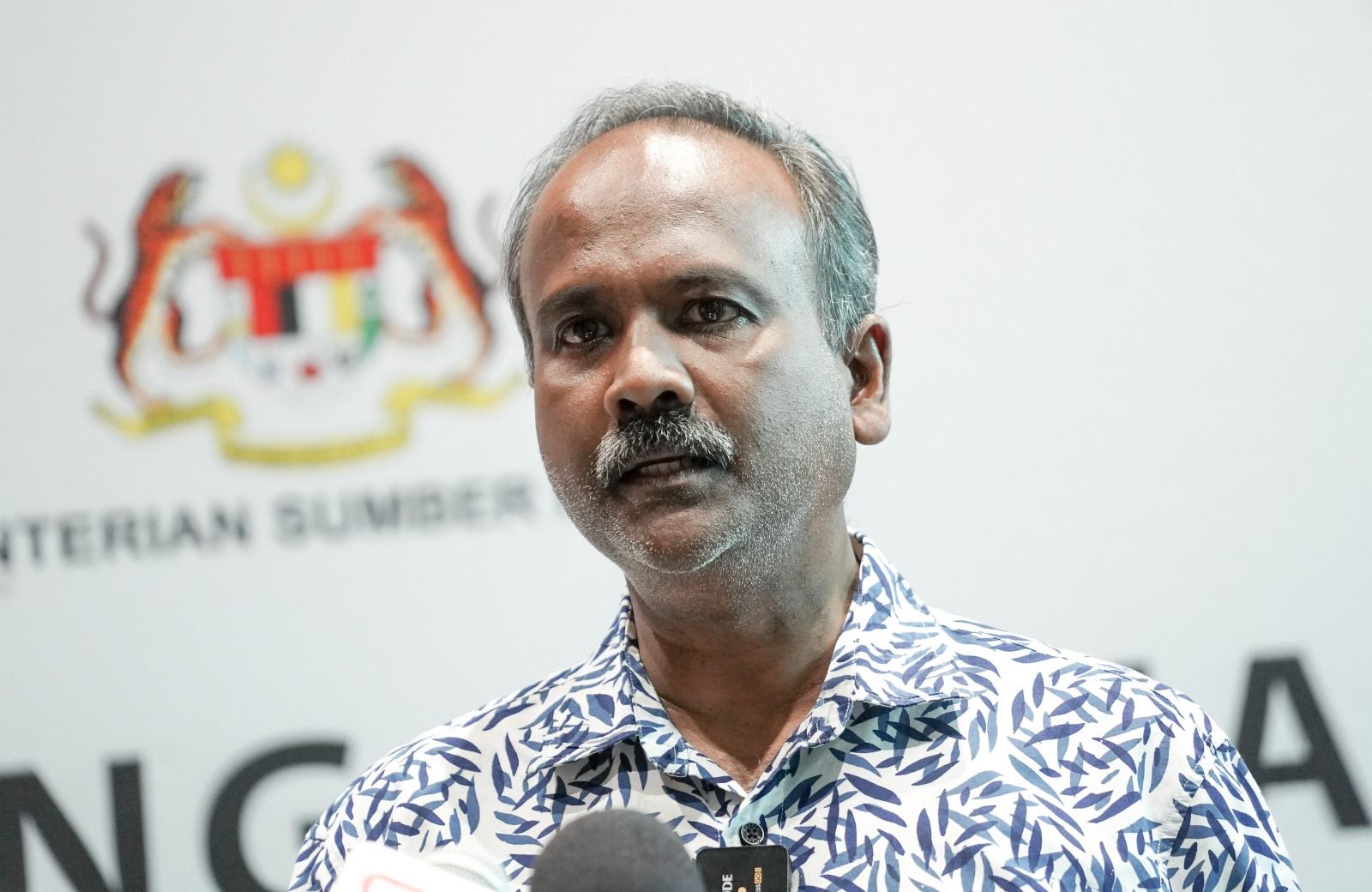 புறக்கணிப்பு நடவடிக்கையால் பாதிக்கப்படும் ஊழியர்கள் புகார் அளிக்கலாம் !