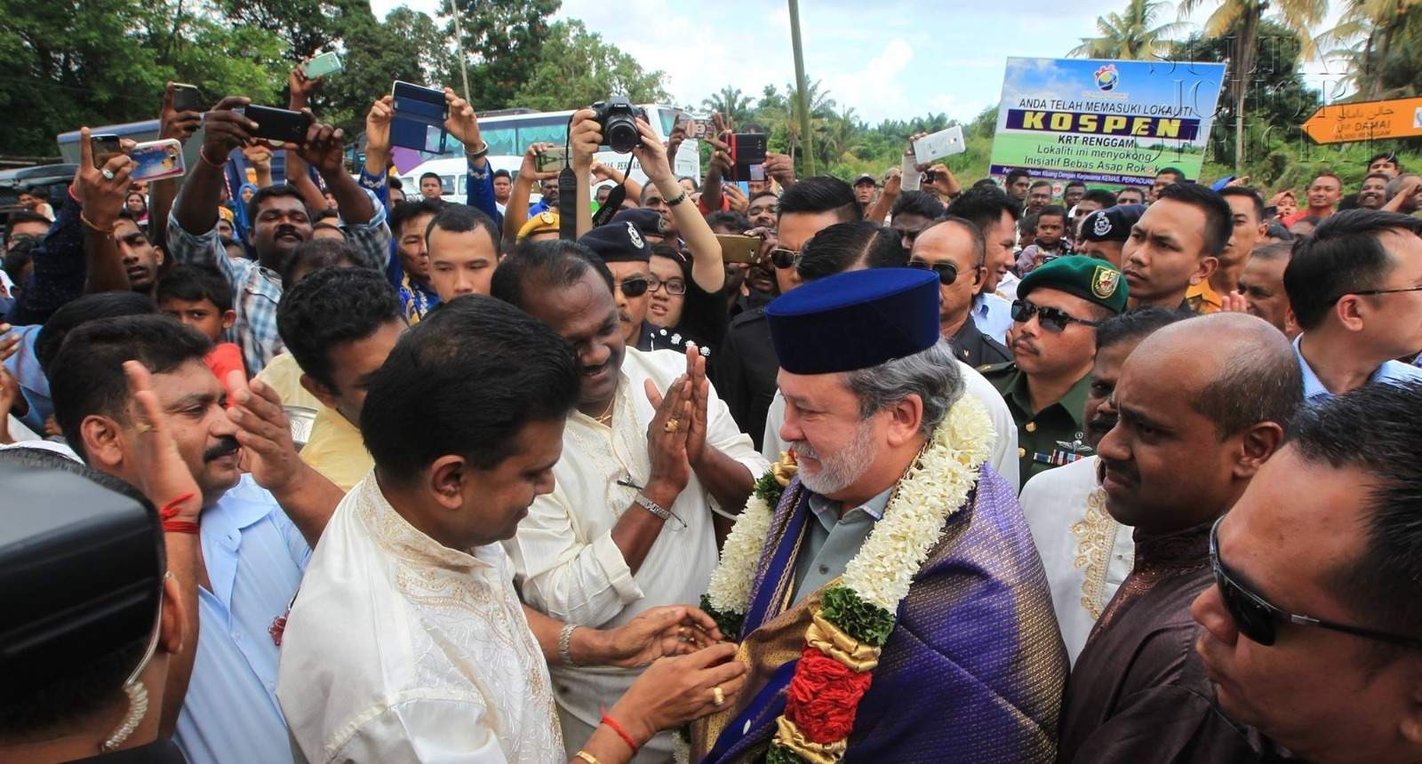 மக்களுடன் இரண்டறக் கலந்த மாமனிதர் ஜோகூ சுல்தான்