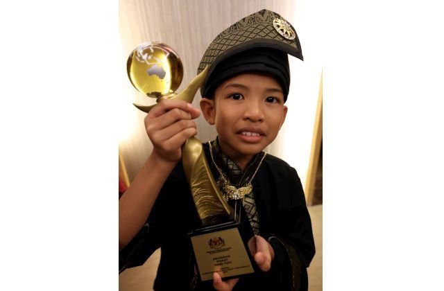 ஒன்பது வயது சிறுவனுக்கு ஹாங் துவா விருது
