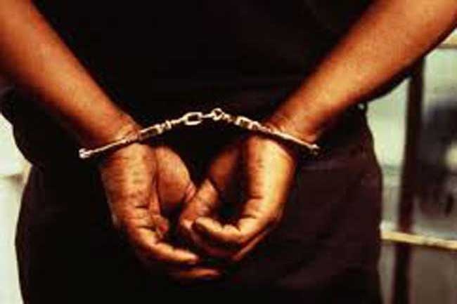 வீடு புகுந்து திருடிய நபர் கைது