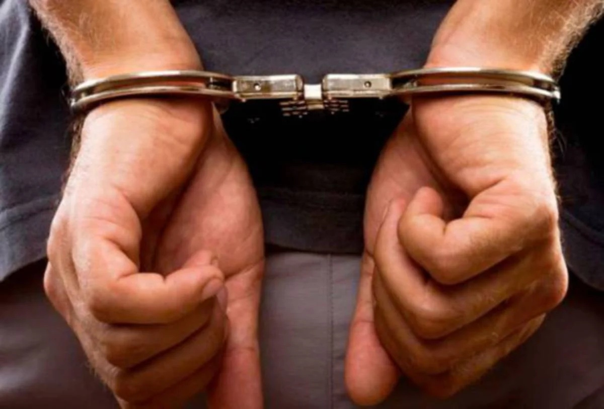 வீட்டில் புகுந்து கொள்ளையிட்ட ஆடவன் கைது