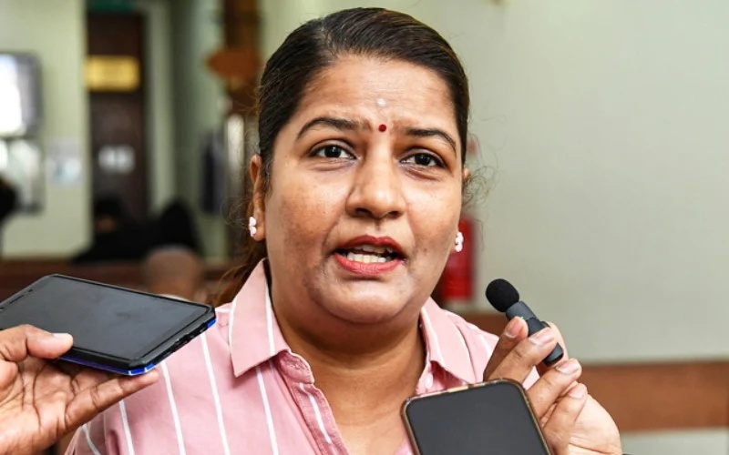 இந்திராகாந்திக்கு வழங்கப்பட்ட செலவுத் தொகையைநிறுத்தி வைக்க கோரிய அரசாங்கத்தின் விண்ணப்பம் தள்ளுபடி