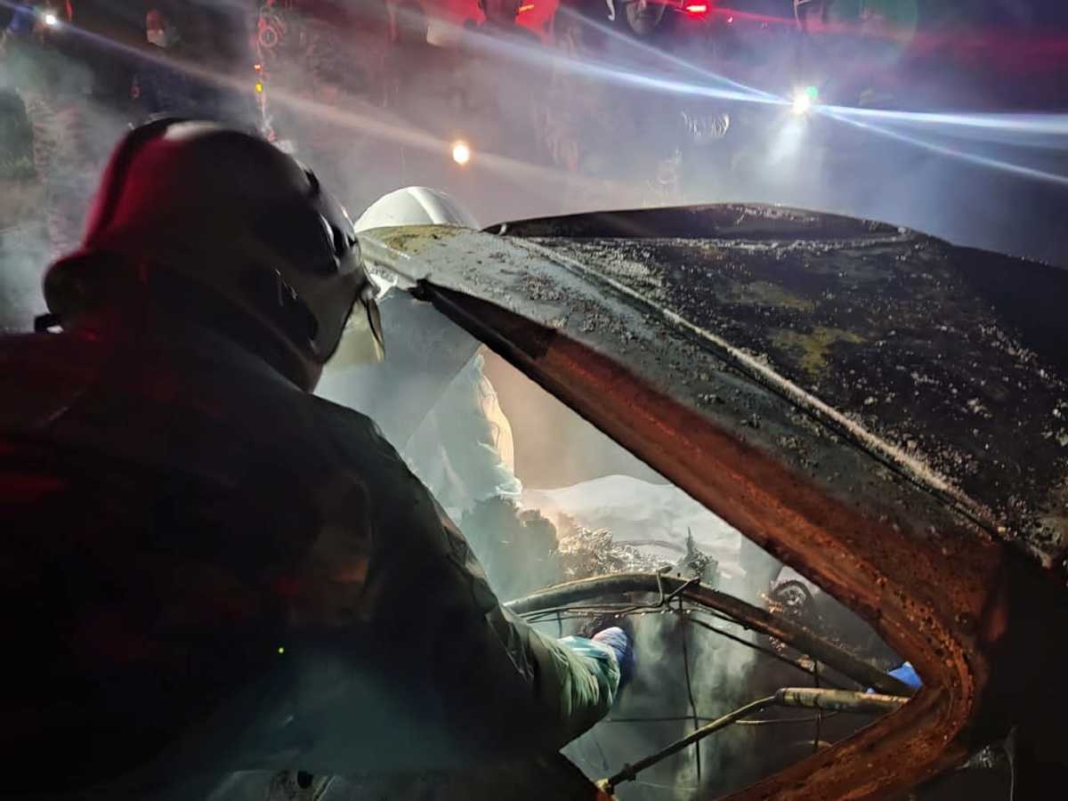 டிரெய்லர் மோதியதில் இருவர் உயிரிழந்தனர்