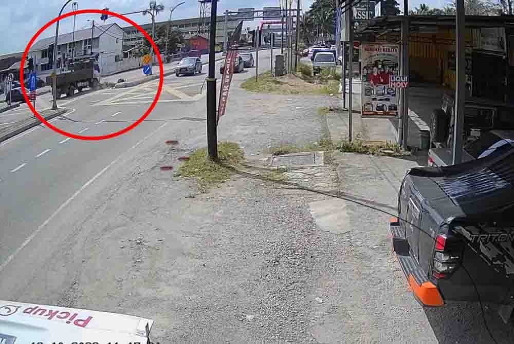 லோரியினால் மோதப்பட்ட முதியவர் மரணம்