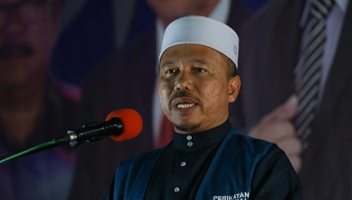 திருமணமான பெண்களை வசீப்பது குற்றச்செயலாக கருதப்பட வேண்டும்