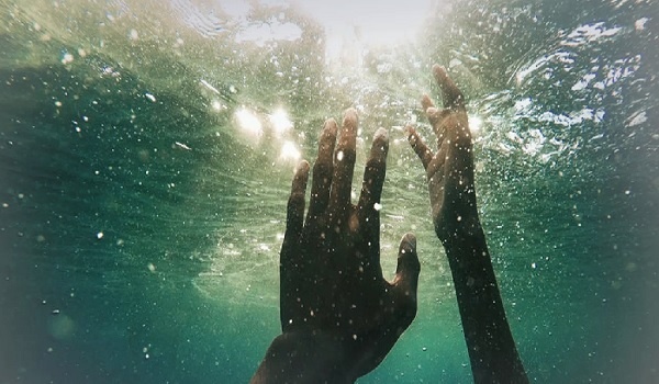 தஞ்ஜோங் ரூ கடலில் ஆடவர் மூழ்கினார்