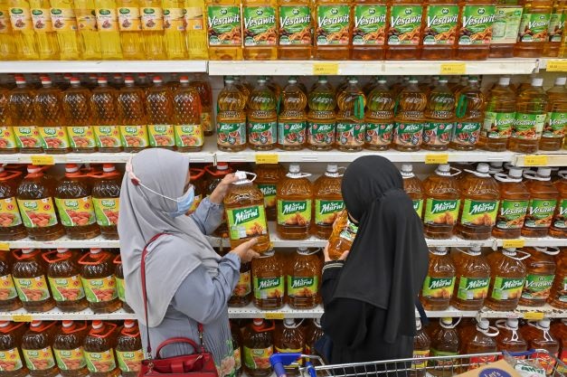 சமையல் எண்ணெய் விலையில் மாற்றம் இல்லை - உள்நாட்டு வாணிபம், வாழ்க்கைச் செலவின அமைச்சு தகவல்