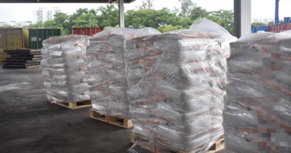 ஒரு லட்சம் கிலோ பால் மாவு பறிமுதல்