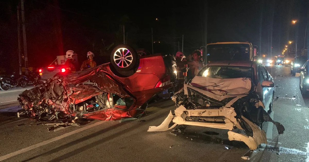 மூன்று கார்கள் விபத்துள்ளான சம்பவ குறித்து போலீசார் விசாரனை