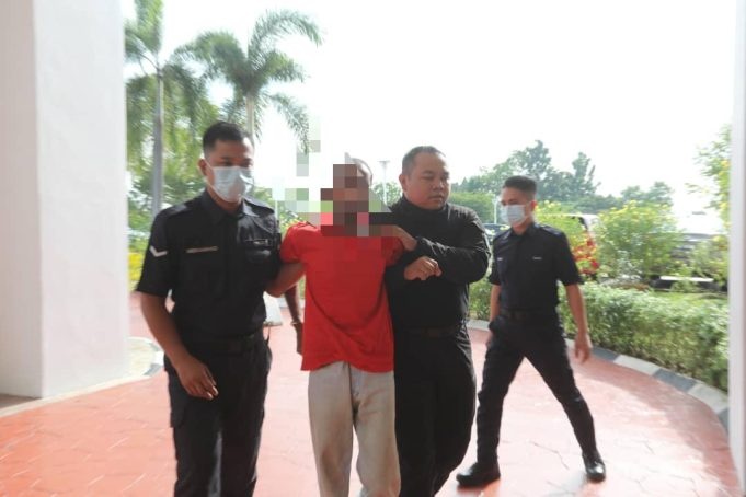 குளியல் அறையில் பெண்ணின் சடலம், ஆடவருக்கு 7 நாள் தடுப்புக்காவல்