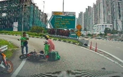 மோட்டார் சைக்கிள் மீது மோதிய கார் ஓட்டுநர் பிடிப்பட்டார்