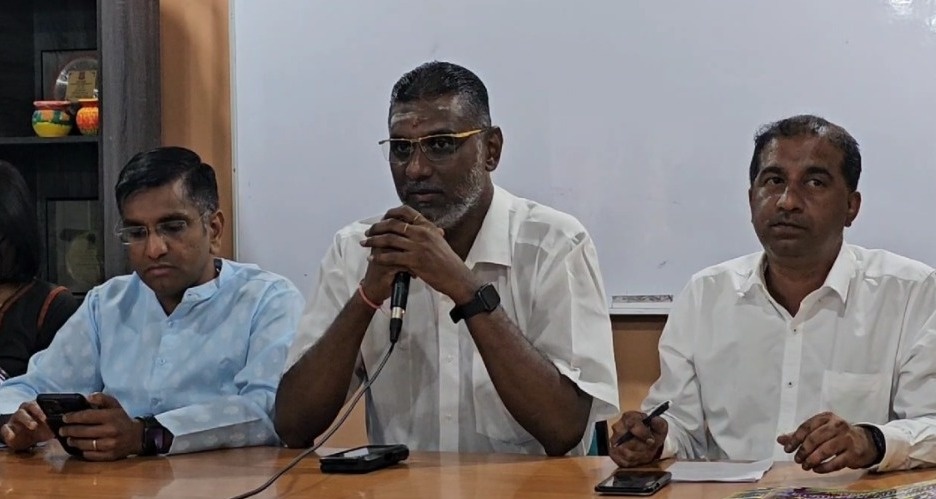 பினாங்கு தைப்பூச விழாவில் வெள்ளி இரதம் - தங்க இரதம் ஒன்றாக இணைந்துவருவதற்கு சிறப்பான ஏற்பாடுகள்