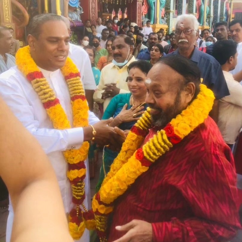 முருகப்பெருமானின் சிலைக்கு பன்னீர் அபிஷேகம்