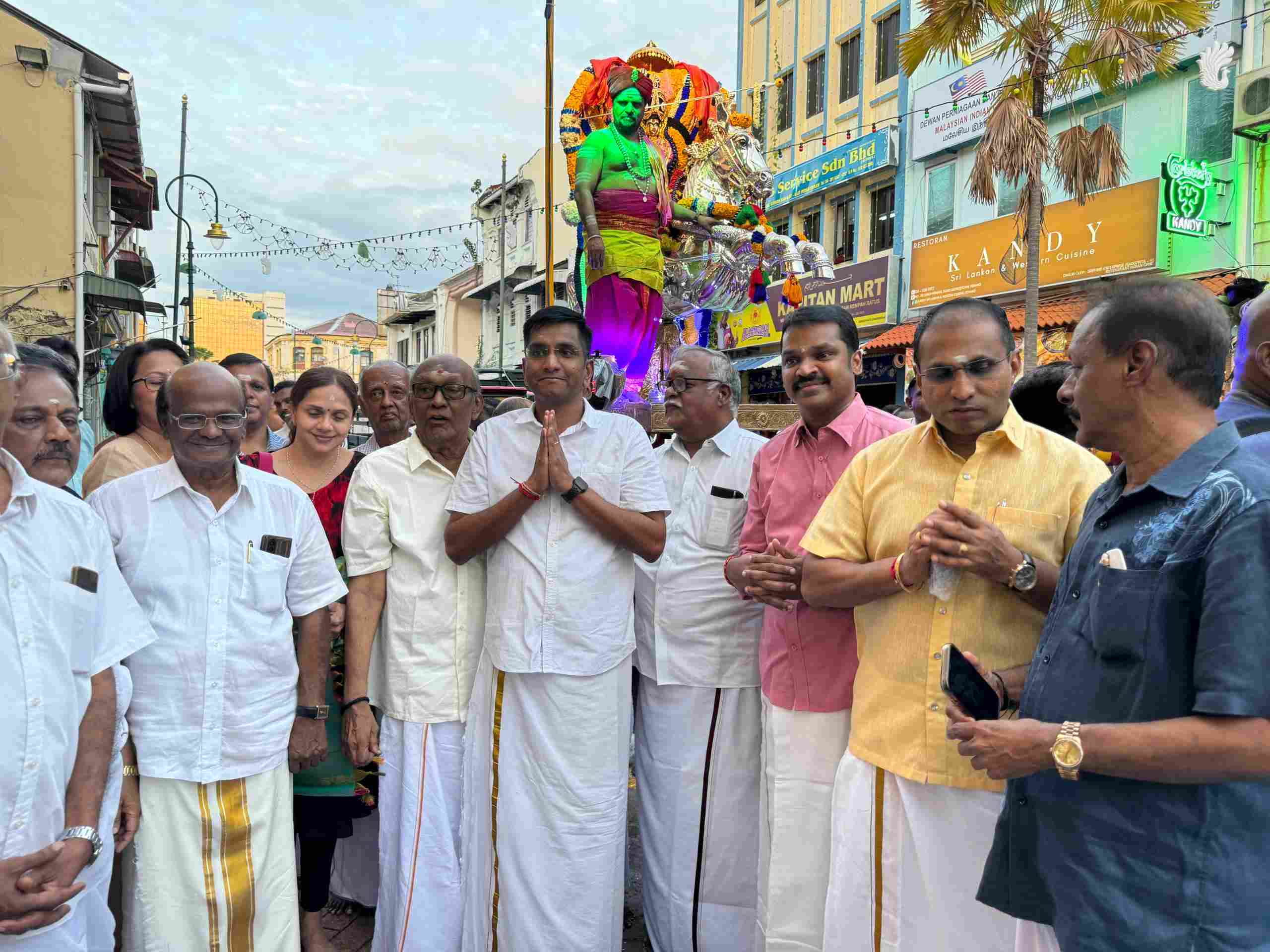 அருள்மிகு ஸ்ரீ மகாமாரியம்மன் வெள்ளிக்குதிரை வாகனத்தில் எழுந்தருளல்
