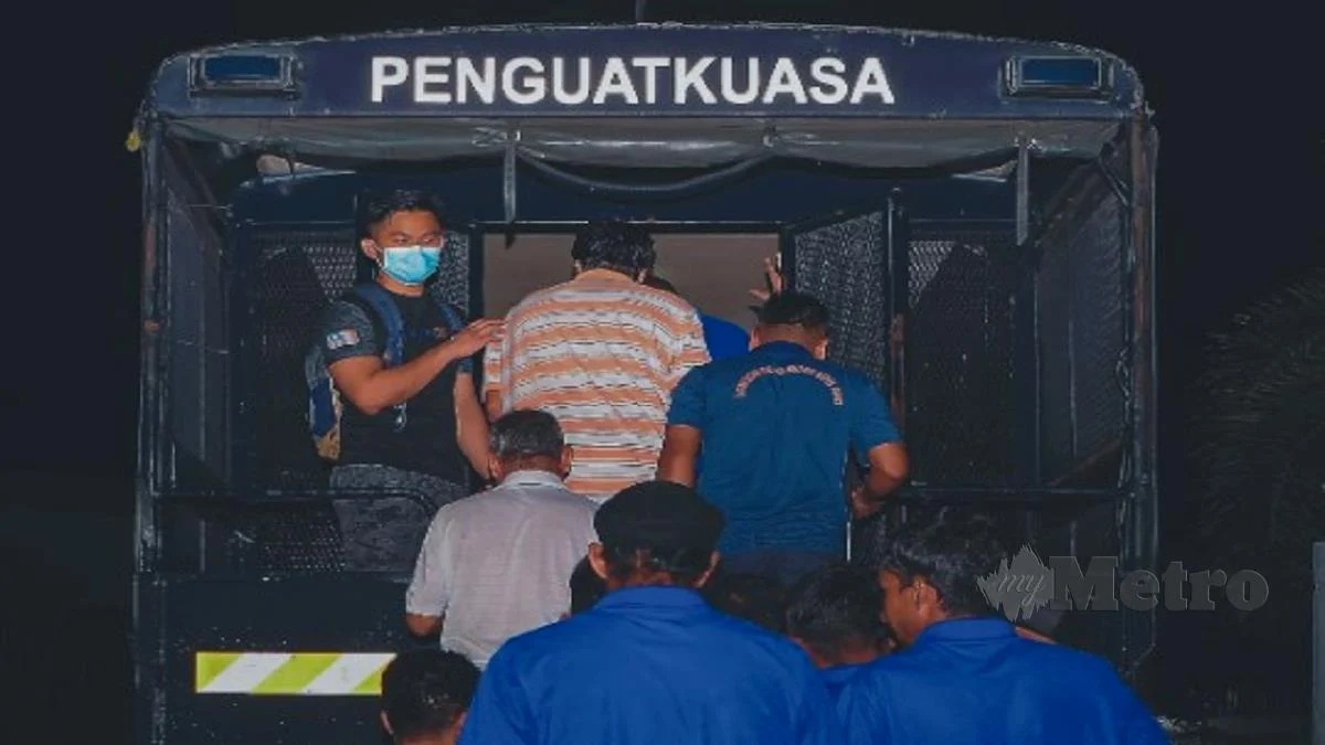 220 இடங்களில் சட்டவிரோத குடியேறிகளை வேலைக்கு வைத்தல்