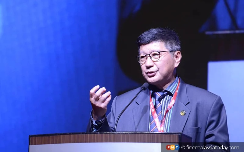 அந்நியத் தொழிலாளர்களுக்கு வேலை இல்லை என்றால் நிறுவனத்தை தண்டிப்பதா ?