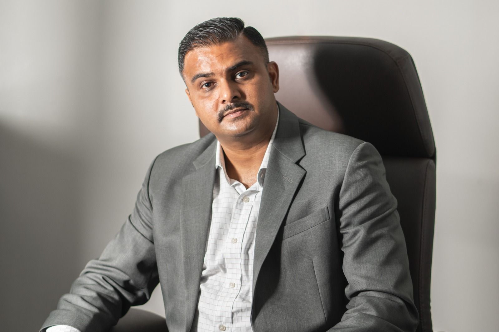 சிறைத்தண்டனையும், கூடுதல் அபராதமும் விதிக்கப்பட வேண்டும்