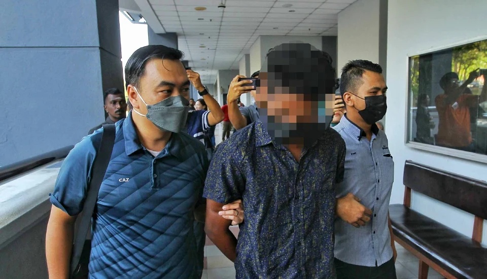 பதின்ம வயதுடைய ஆண் குற்றம் சாட்டப்பட்டார்