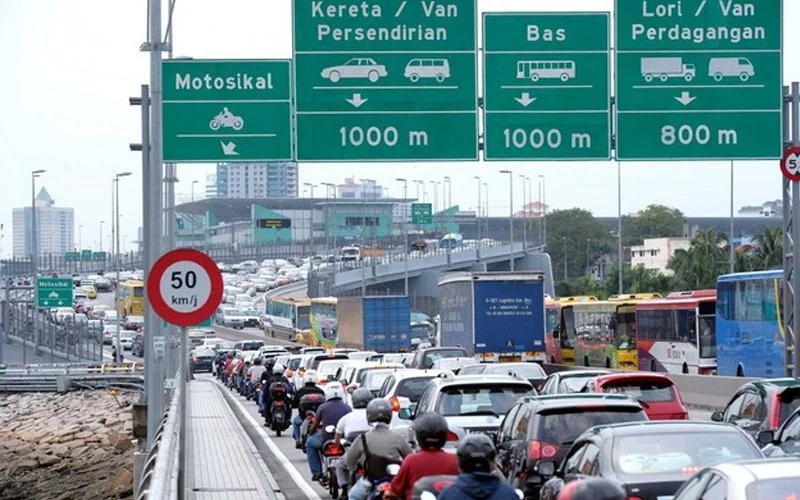 மலேசியாவிற்கும் சிங்கப்பூருக்கும் இடையில் கடப்பிதழ் இல்லாத பயண முறை