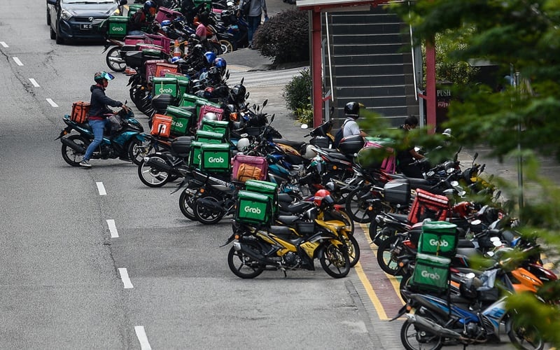 P-Hailing ஓட்டுநர்களின் ஊதியம் விவகாரம் - அரசாங்கம் தலையிட வேண்டும் !