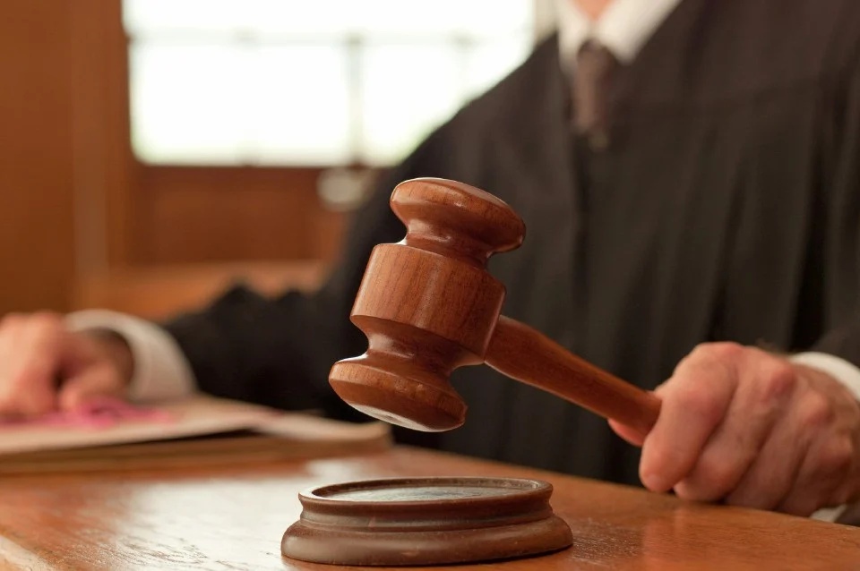 டீசல் கப்பலின் கேப்டனுக்கு 18 மாதம் சிறை