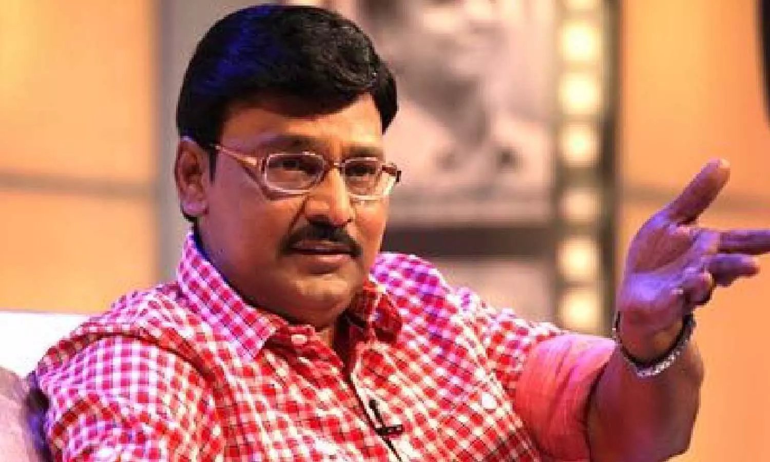 இளைஞர்களை செருப்படியில் இருந்து காப்பாற்றியது இமெயில்- கே.பாக்யராஜ் கருத்து