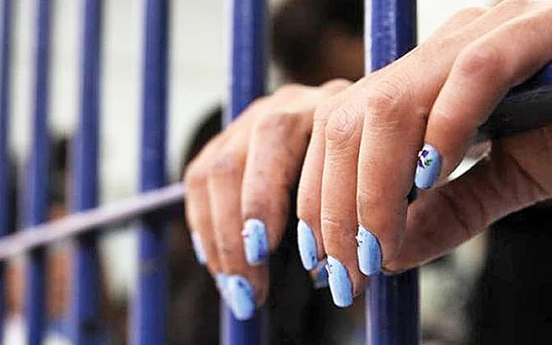 காதலியை கொலை செய்த திருநம்பிக்கு 10 ஆண்டு சிறை