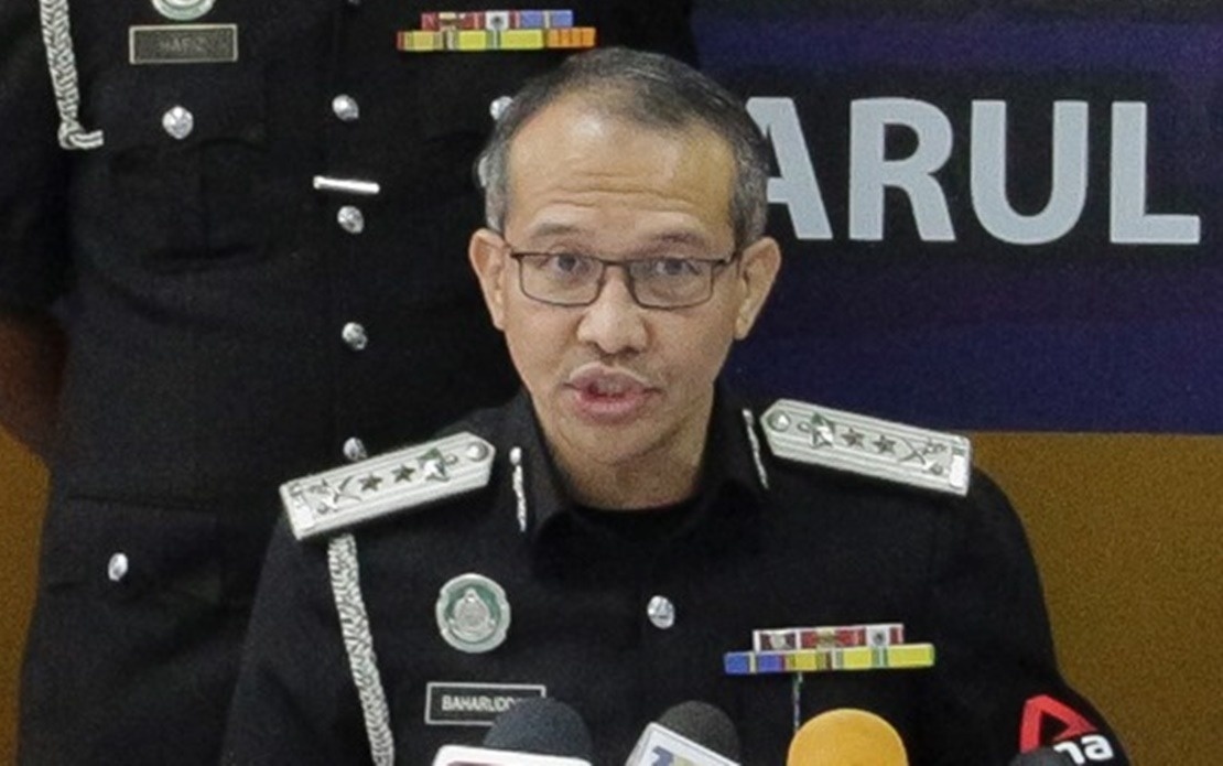 வங்காளதேச கேஷியர் ஒருவர் பிடிபட்டார்.